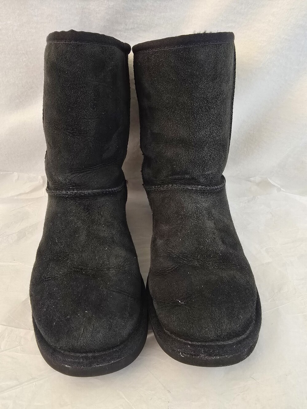 UGG Australia Classic Short Black Suede Sheepskin Boots Womens Size 8